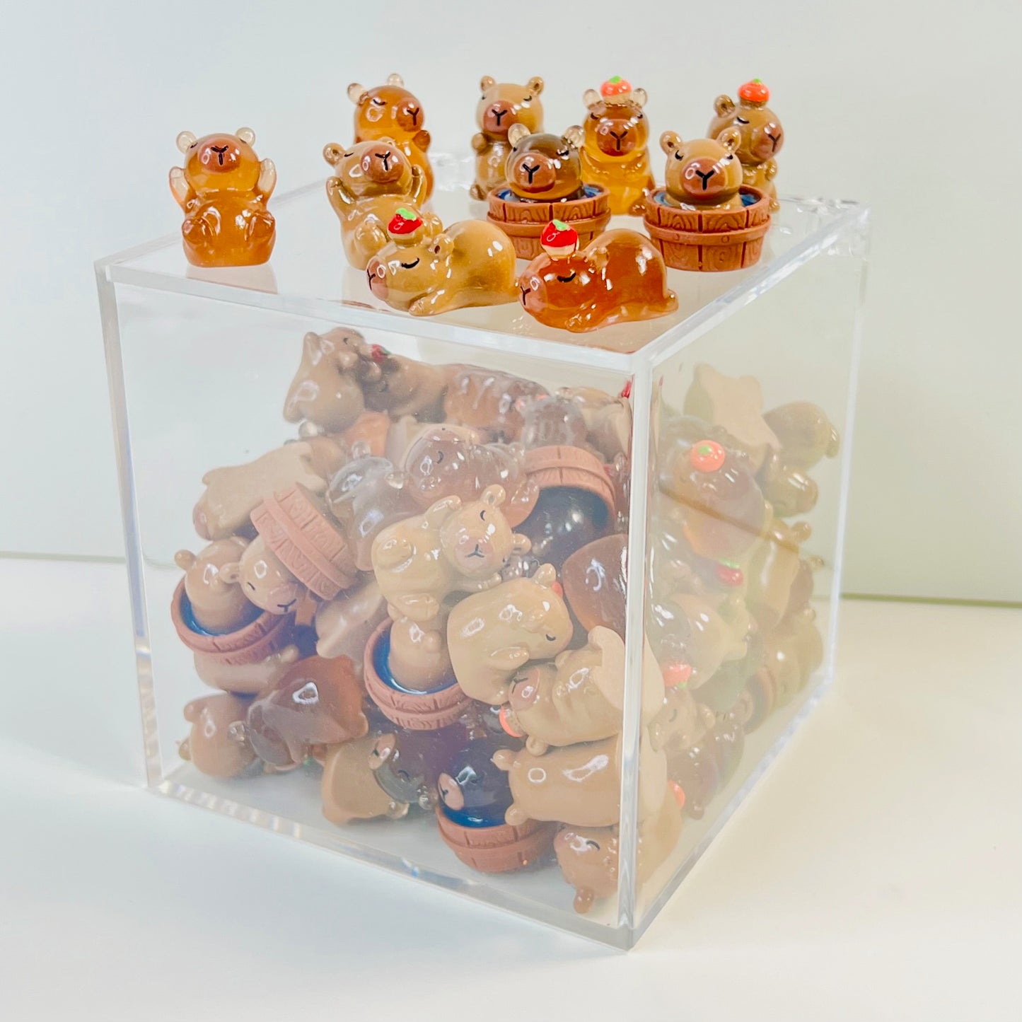 71909 CAPYBARA MINIATURE FIGURINES-100