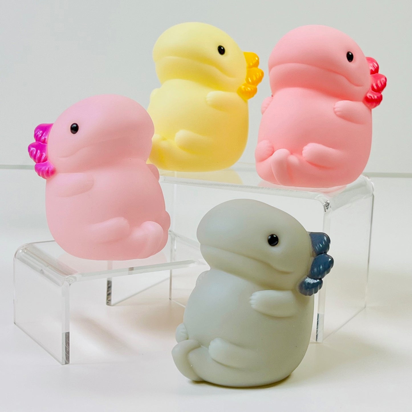 72024 Axolotl Soft Figurine-4