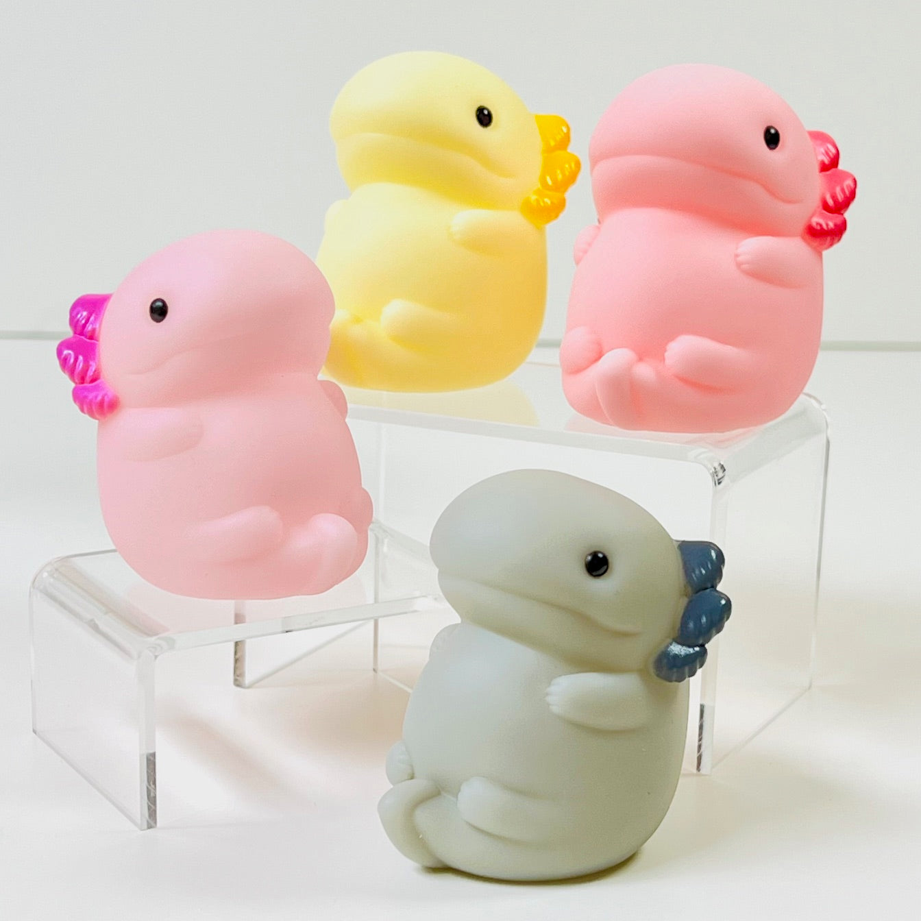 72024 Axolotl Soft Figurine-4