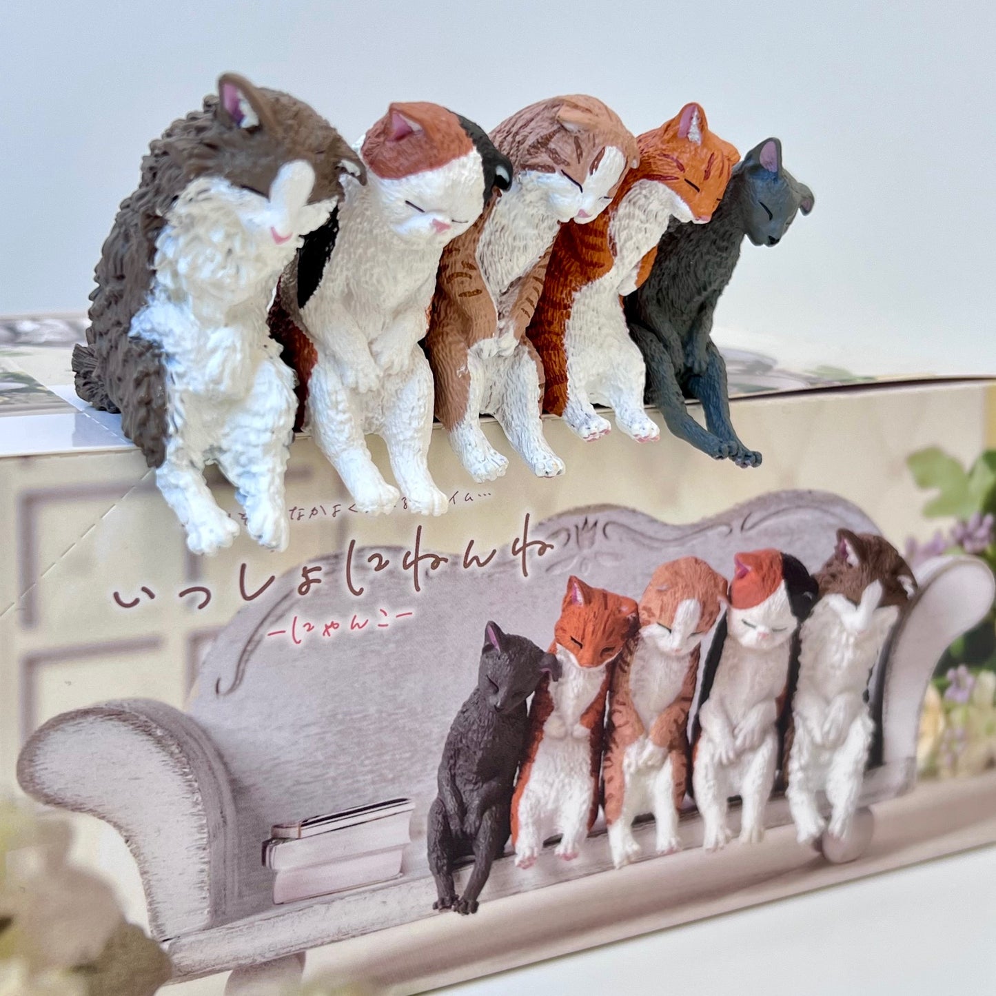 73093 Sleep Leaning Cats Blind Box-10