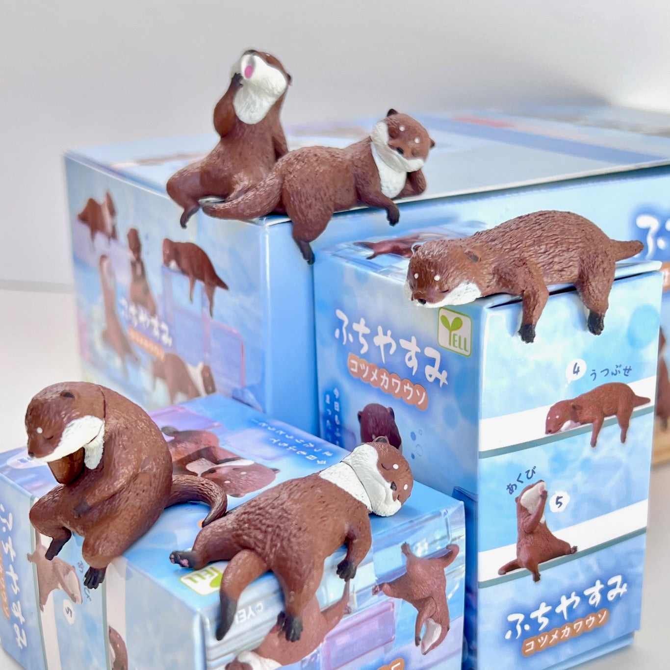 73114 Playful Otters Blind Box-10