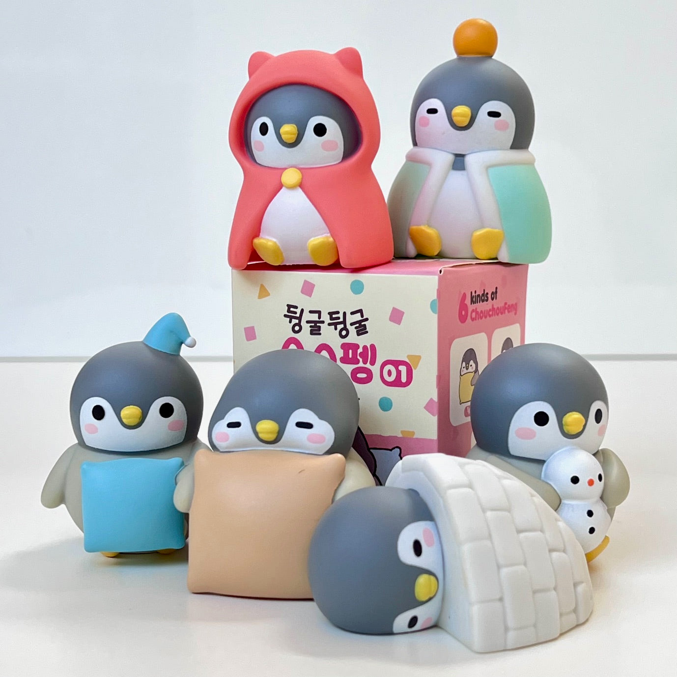 73212 Penguin Sleepover Blind Box-6