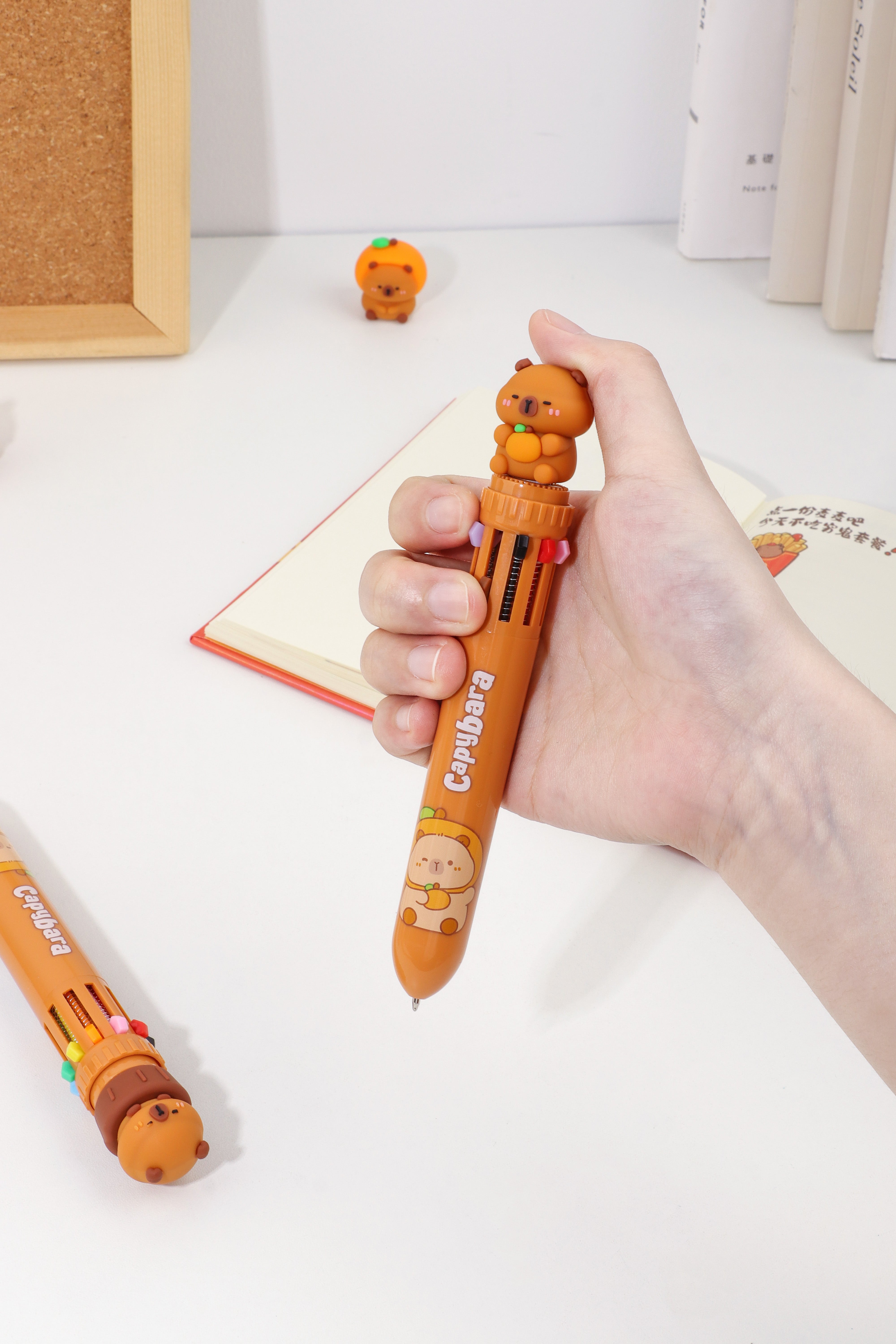 23020 CAPYBARA Vol.2 10-COLOR RETRACTABLE BALL PEN-36 – BCmini