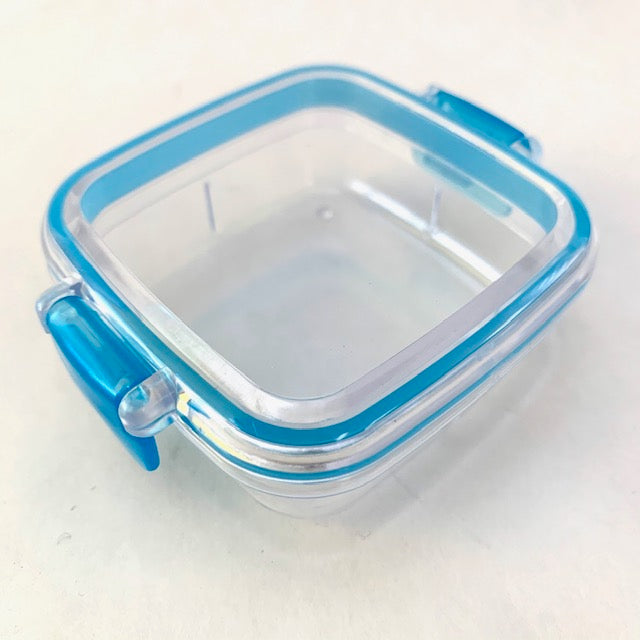 385252 Iwako Square Blue Latch Box-10 – BCmini