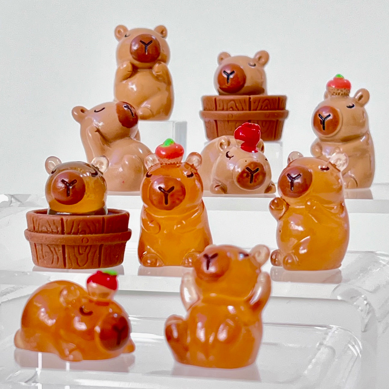 70713 CAPYBARA MINIATURE FIGURINES-100