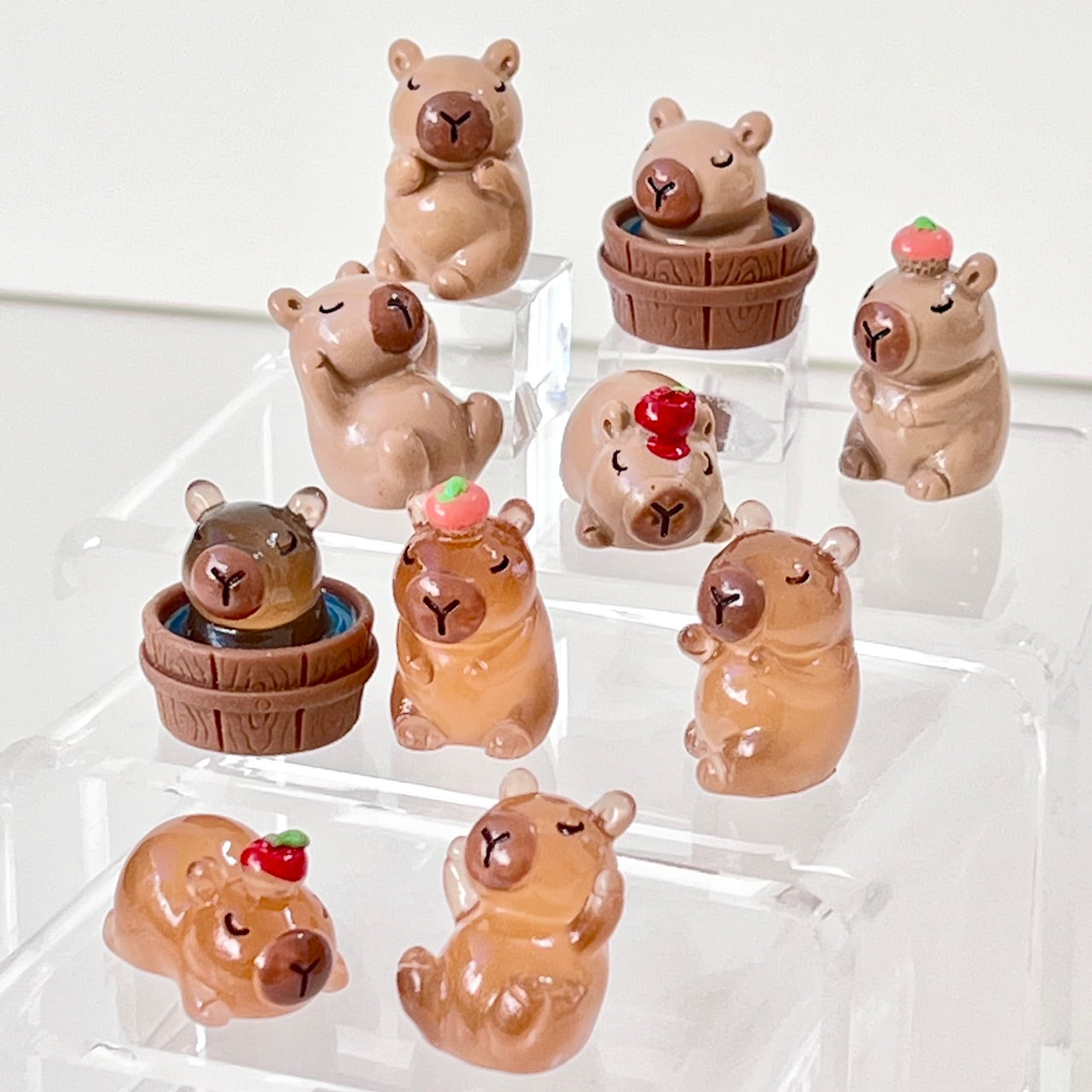 70713 CAPYBARA MINIATURE FIGURINES-100