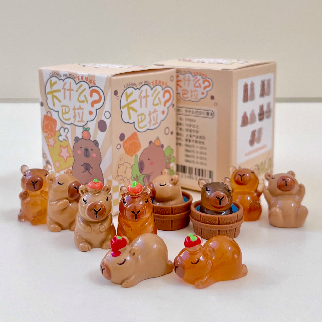 71044 CAPYBARA GLOW IN THE DARK FIGURINE BLIND BOX-48