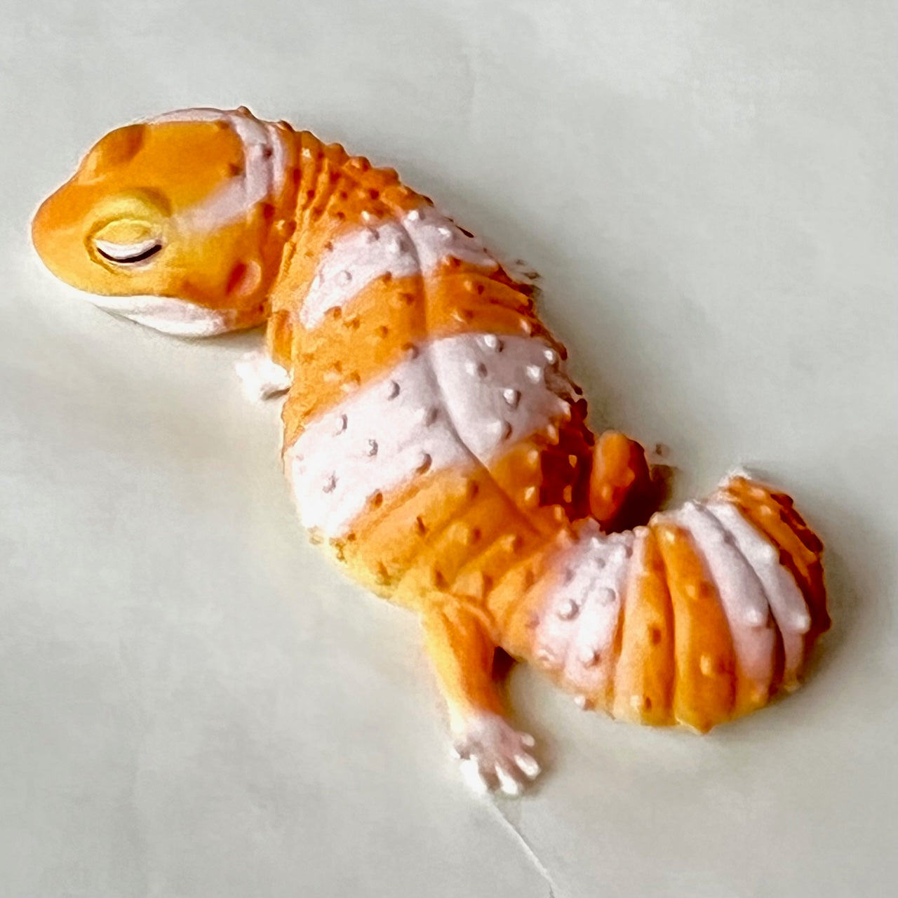 X 70218 Sleepy Gecko Figurine Capsule-6