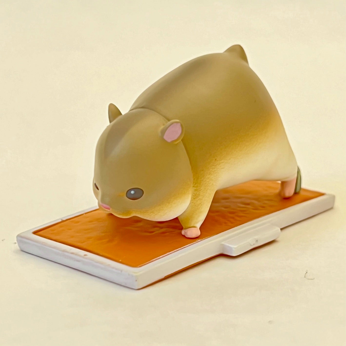 70295 Crouch Race Start Hamster Figurine Capsule-6