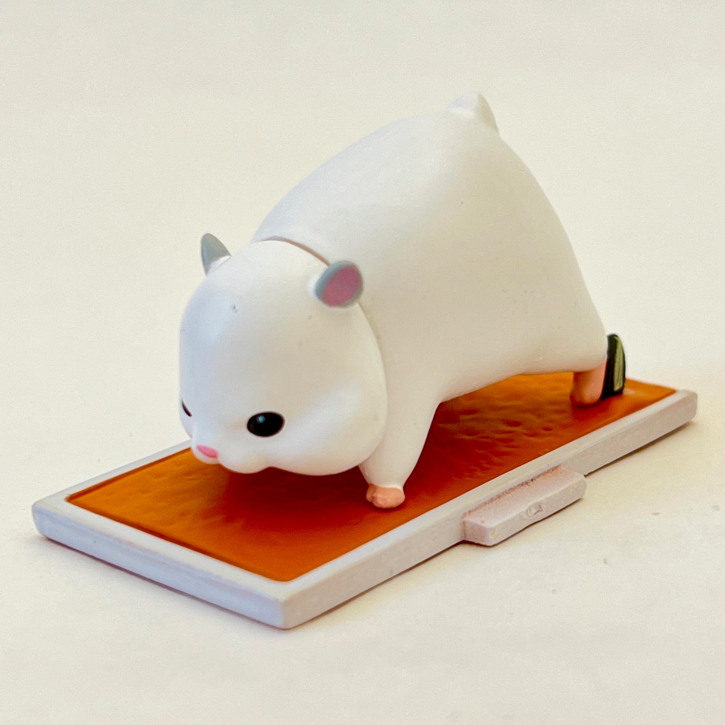 70295 Crouch Race Start Hamster Figurine Capsule-6