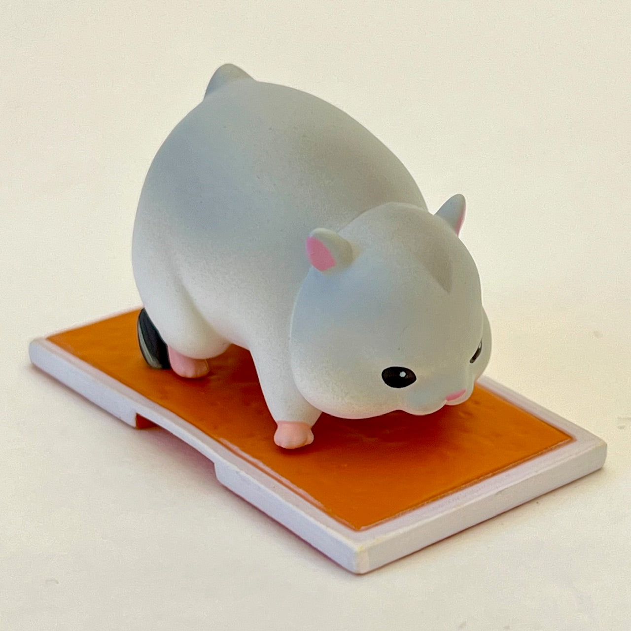 70295 Crouch Race Start Hamster Figurine Capsule-6