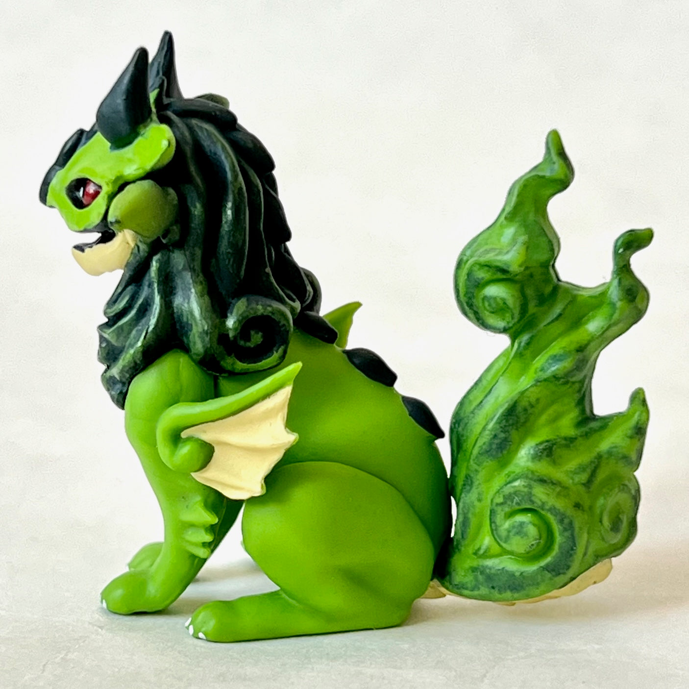 X 70244 Komainu Dragon Figurine Capsule-DISCONTINUED – BCmini