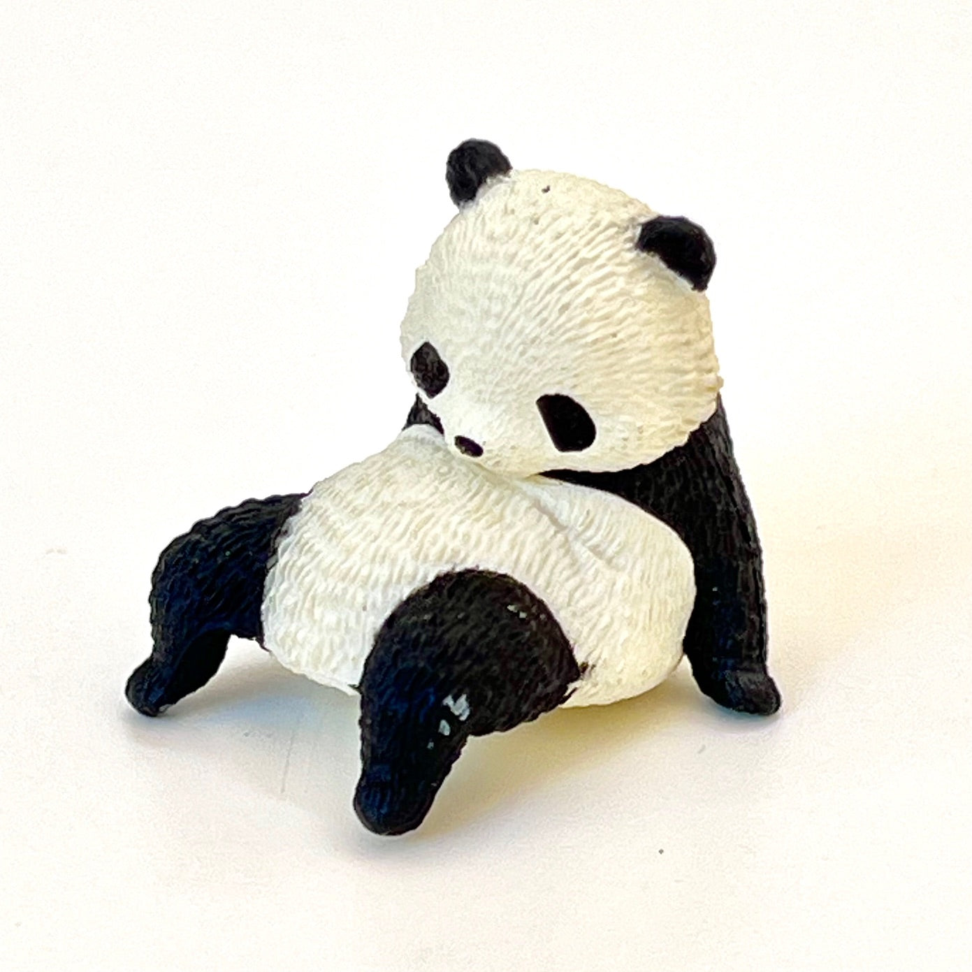 70415 Resting Panda Capsule-5