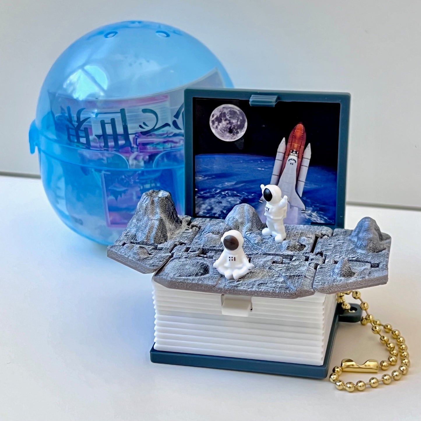 70383 Book World Figurine Capsule-4