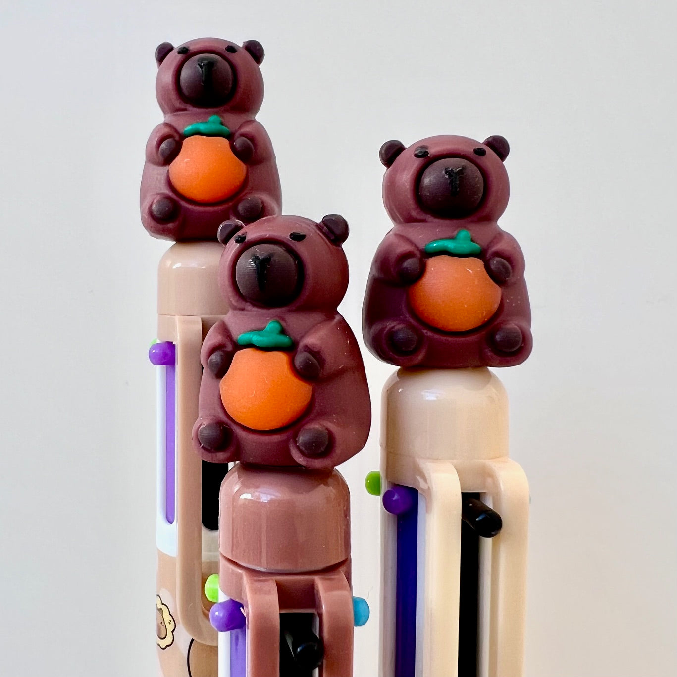 23021 CAPYBARA 6-COLOR RETRACTABLE BALL PEN-36