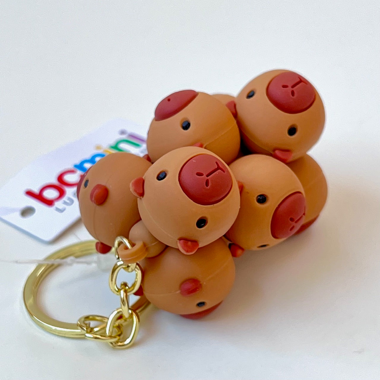 12168 CAPYBARA FAMILY KEY CHARM-12