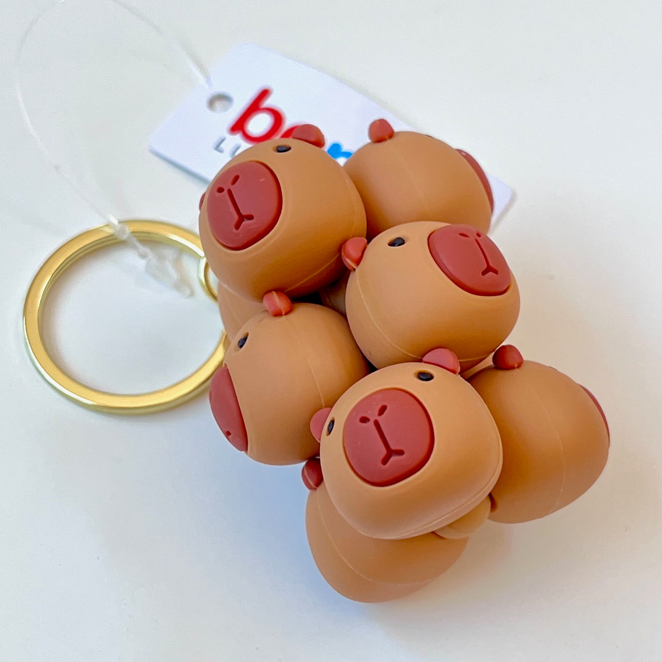 12168 CAPYBARA FAMILY KEY CHARM-12