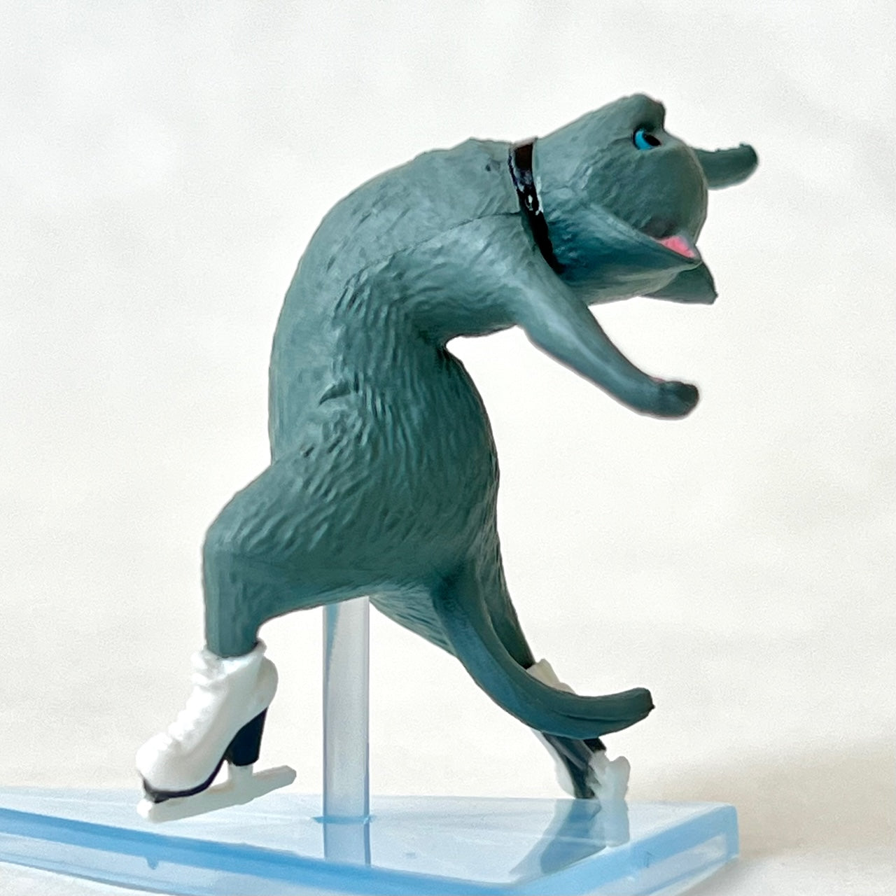 70261 Cat Ice Skating Figurine Capsule-5