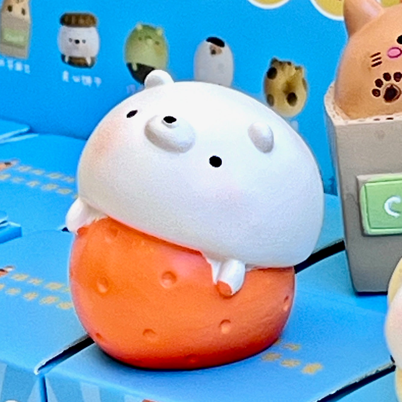 71023 GROCERY STORE ANIMALS FIGURINE BLIND BOX-10