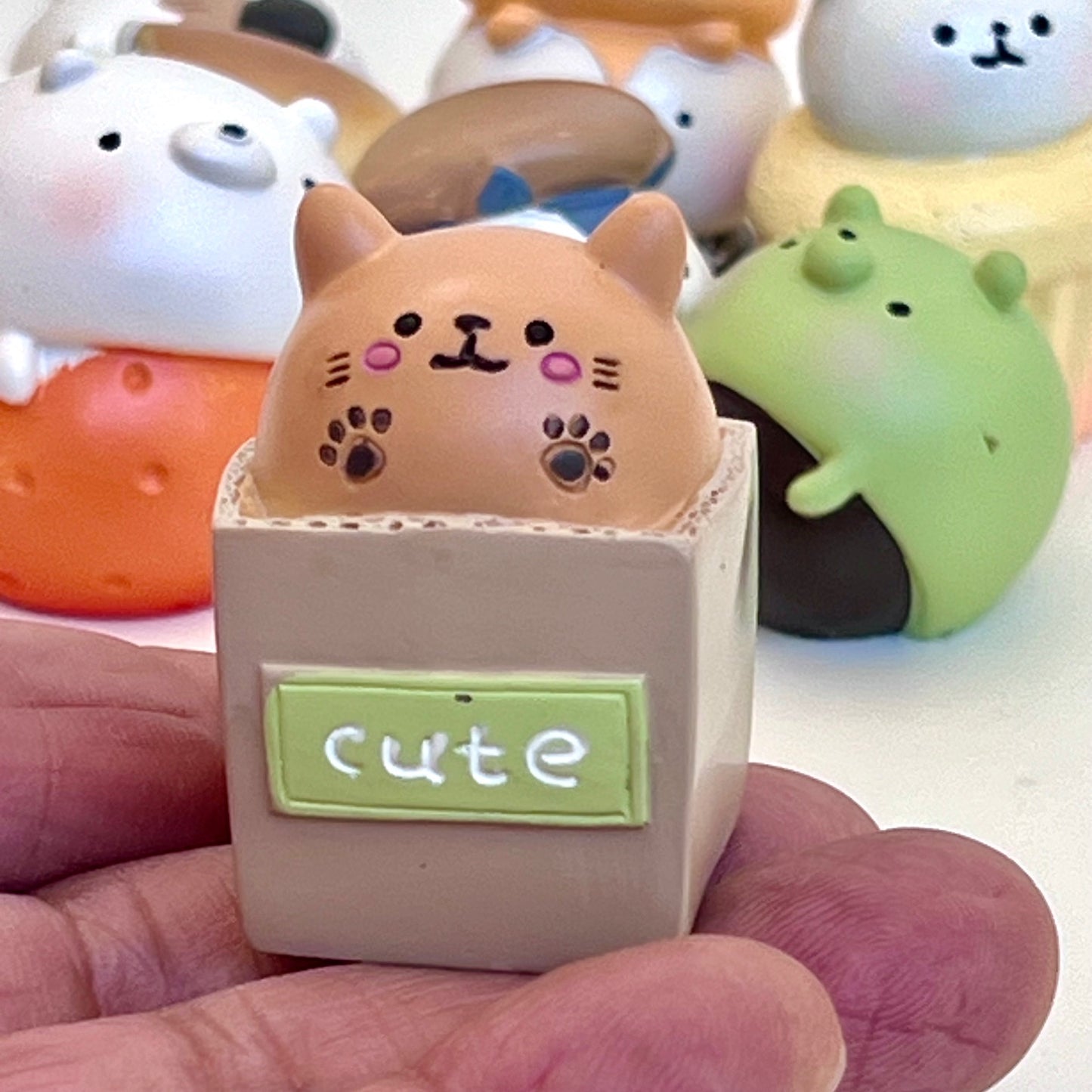 71023 GROCERY STORE ANIMALS FIGURINE BLIND BOX-10