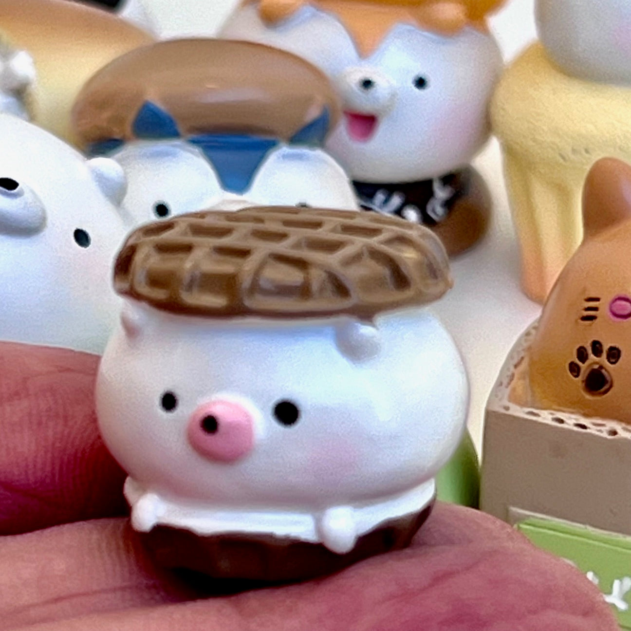 71023 GROCERY STORE ANIMALS FIGURINE BLIND BOX-10