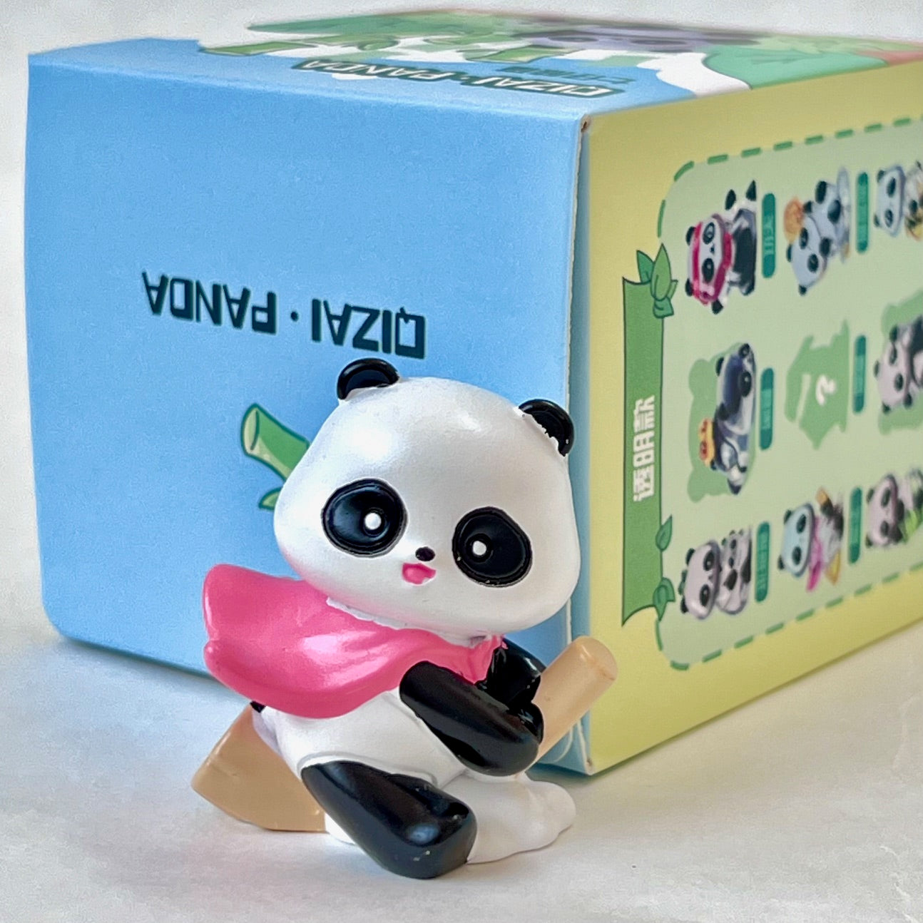 71004 PANDA FIGURINE BLIND BOX-8
