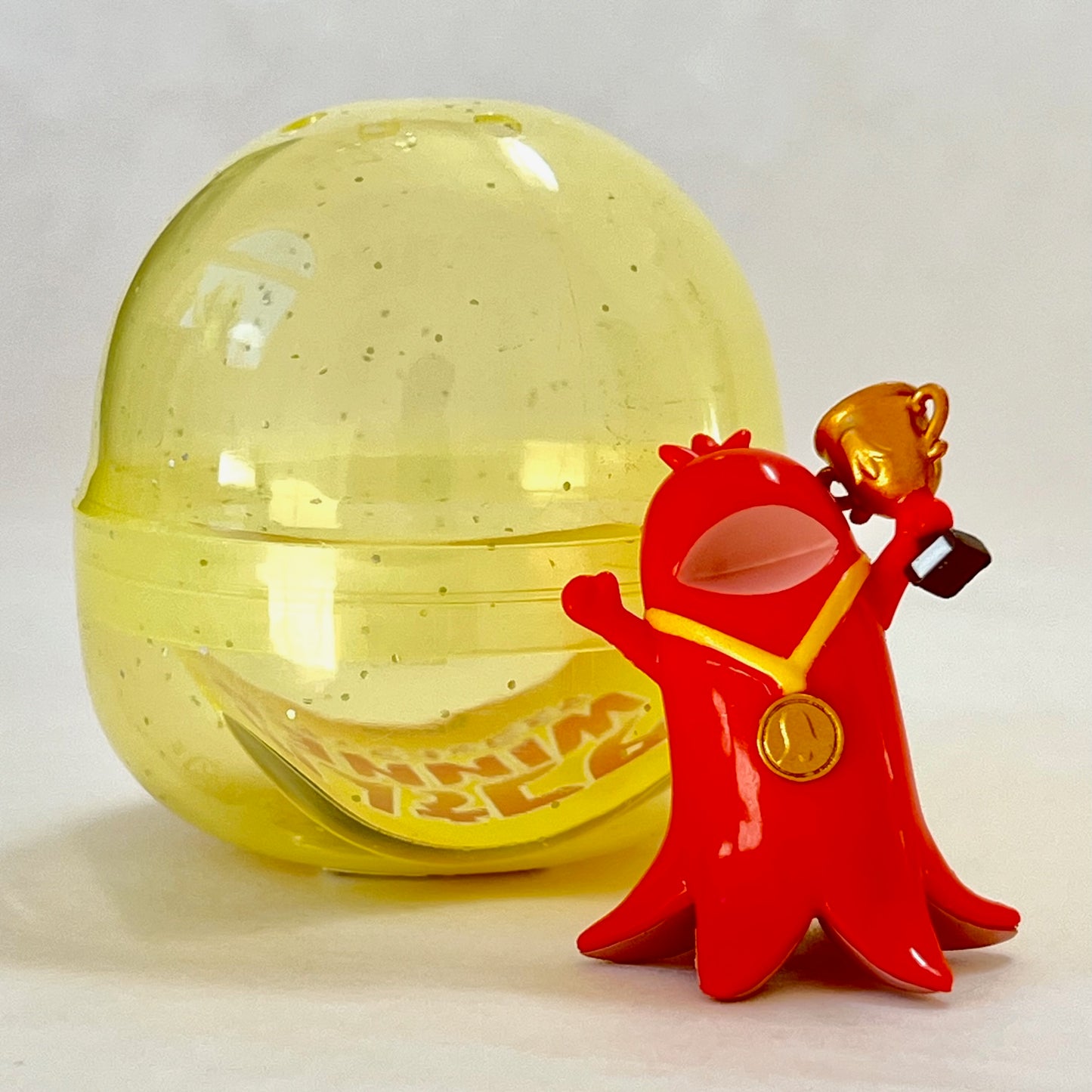 X 70264 Wiener Winner Figurine Capsule-DISCONTINUED