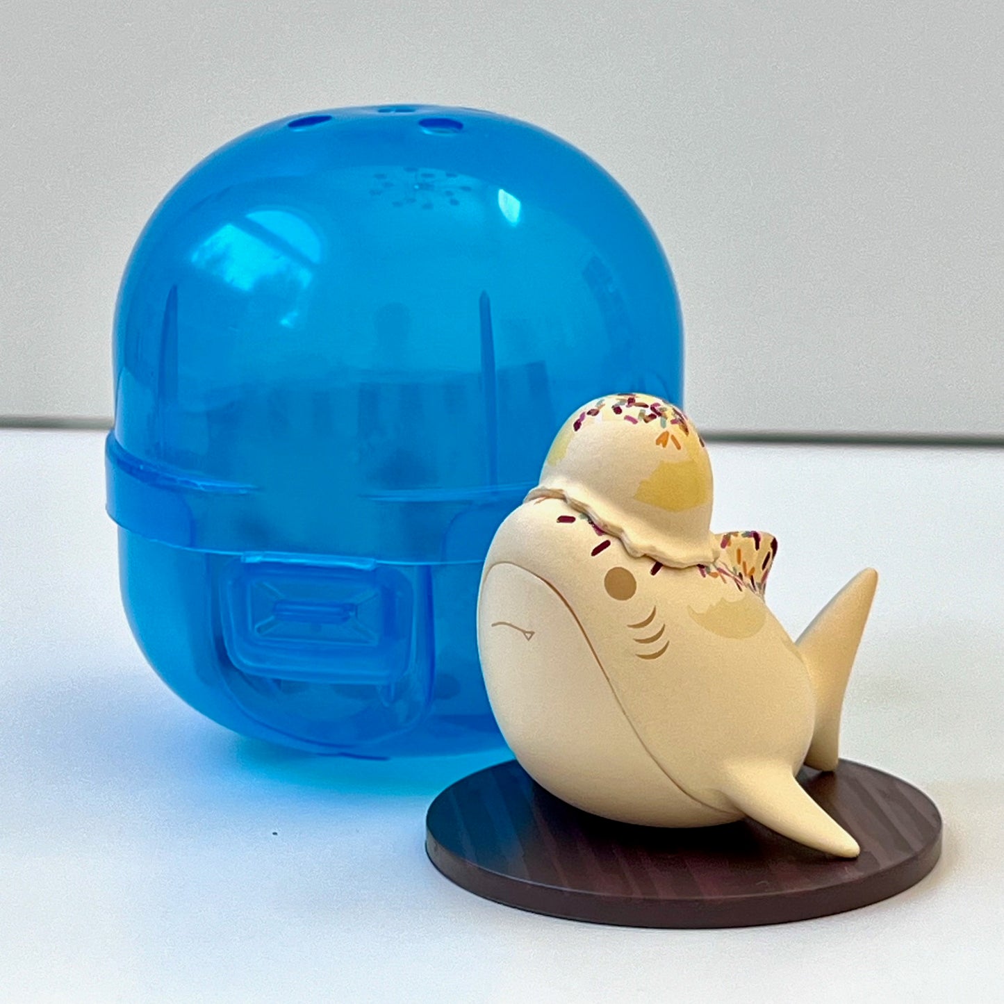 70395 Ice Cream Shark Capsule-5