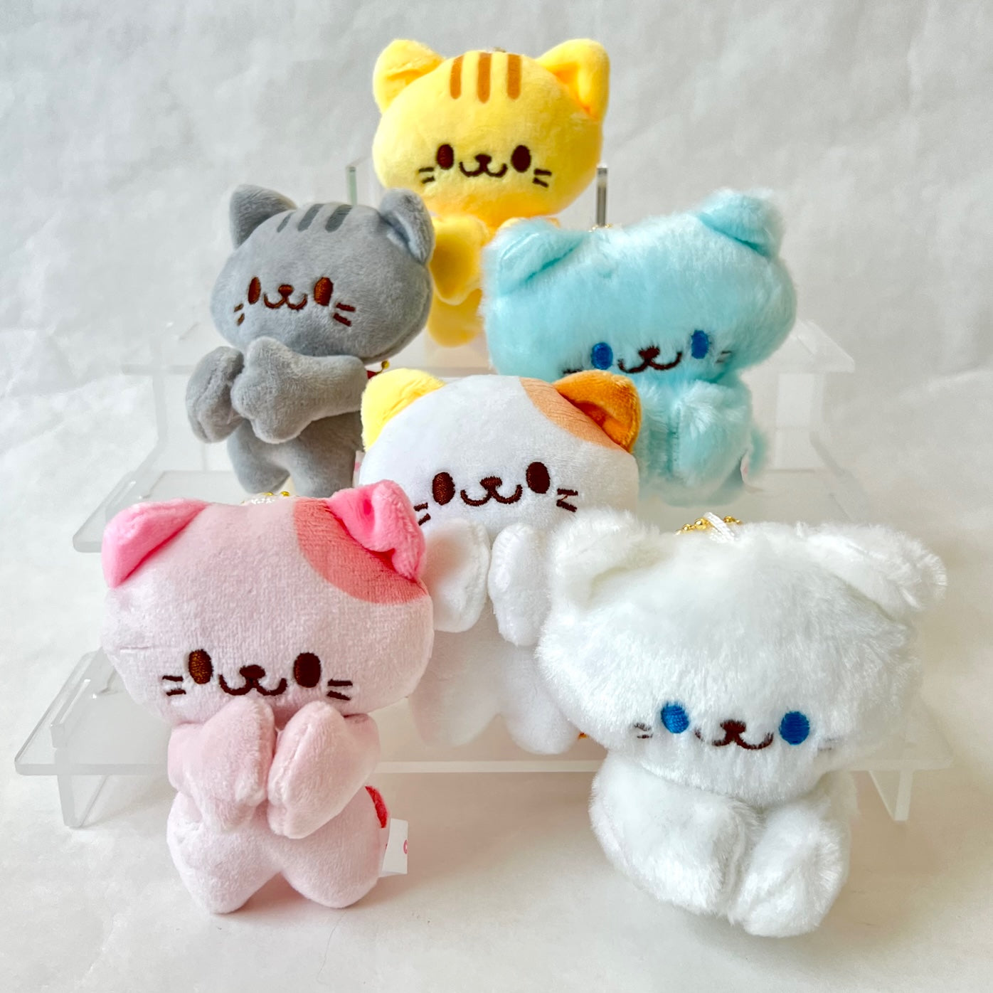 63379 HOLD HANDS CAT PLUSH CHARMS-6