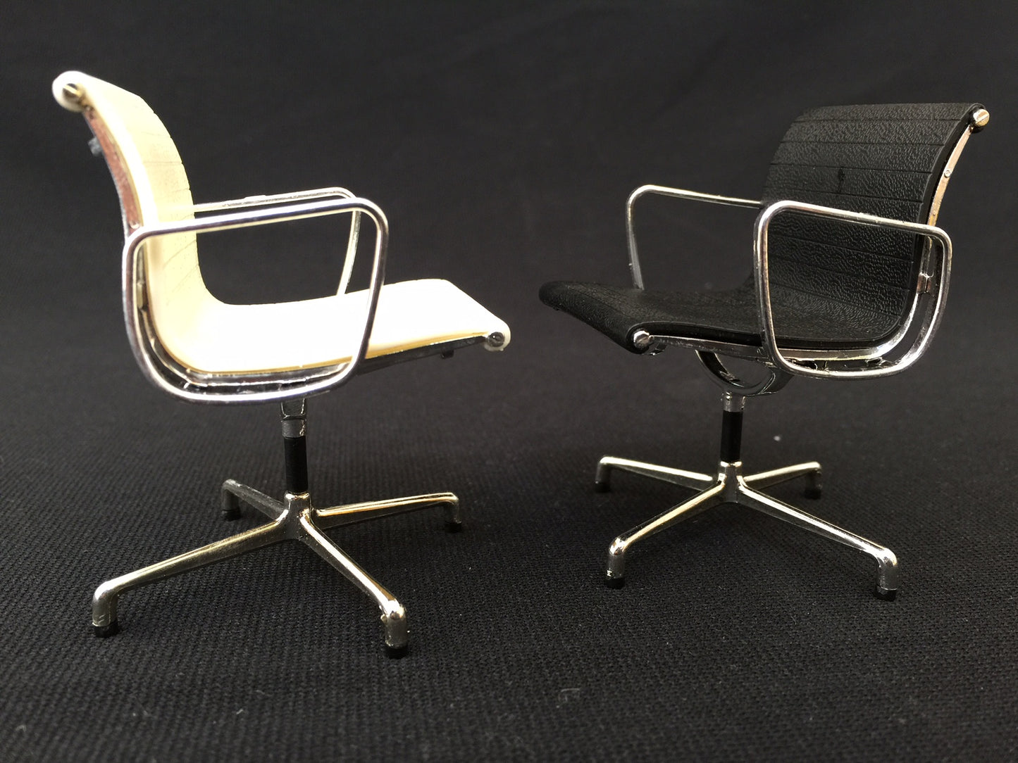 75147 Miniature Office Chair-BLACK-1
