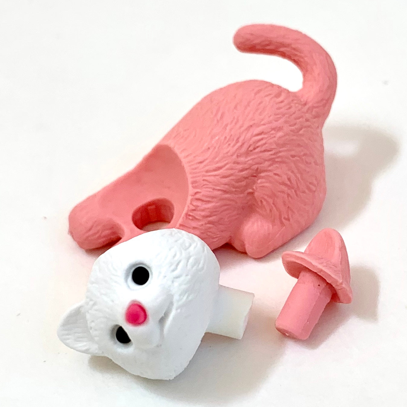 382691 IWAKO PASTEL CATS ERASERS-30