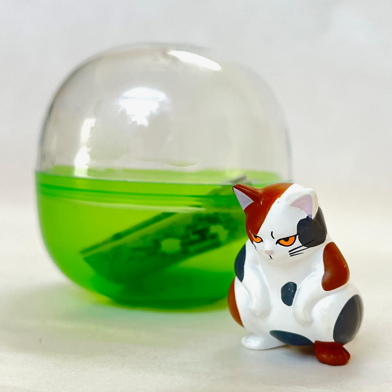 X 70987 Bad Cats Figurine Capsule-DISCONTINED