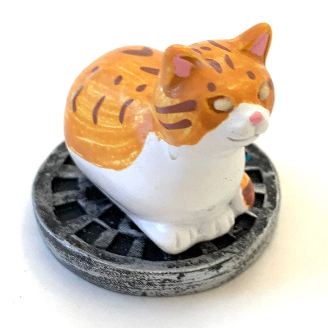X 70915 Laser Eye Cats Figurines Capsule-DISCONTINUED