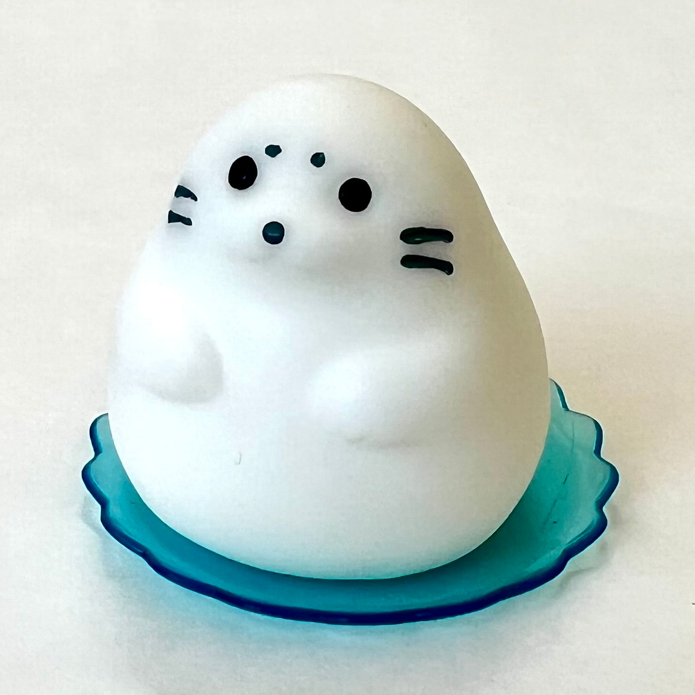 X 70995 Squishy Seal Figurine Capsule-DISCONTINUED