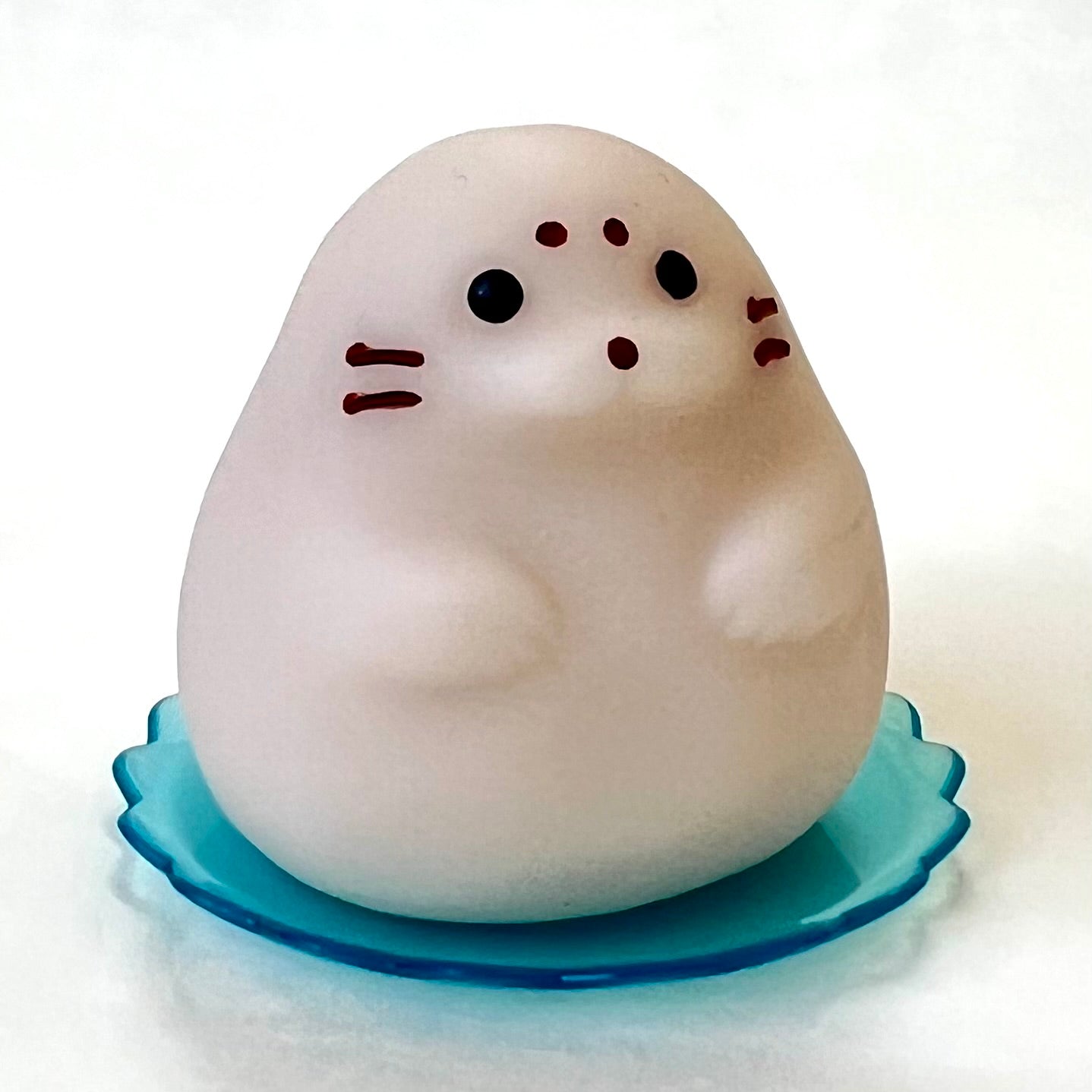 X 70995 Squishy Seal Figurine Capsule-DISCONTINUED