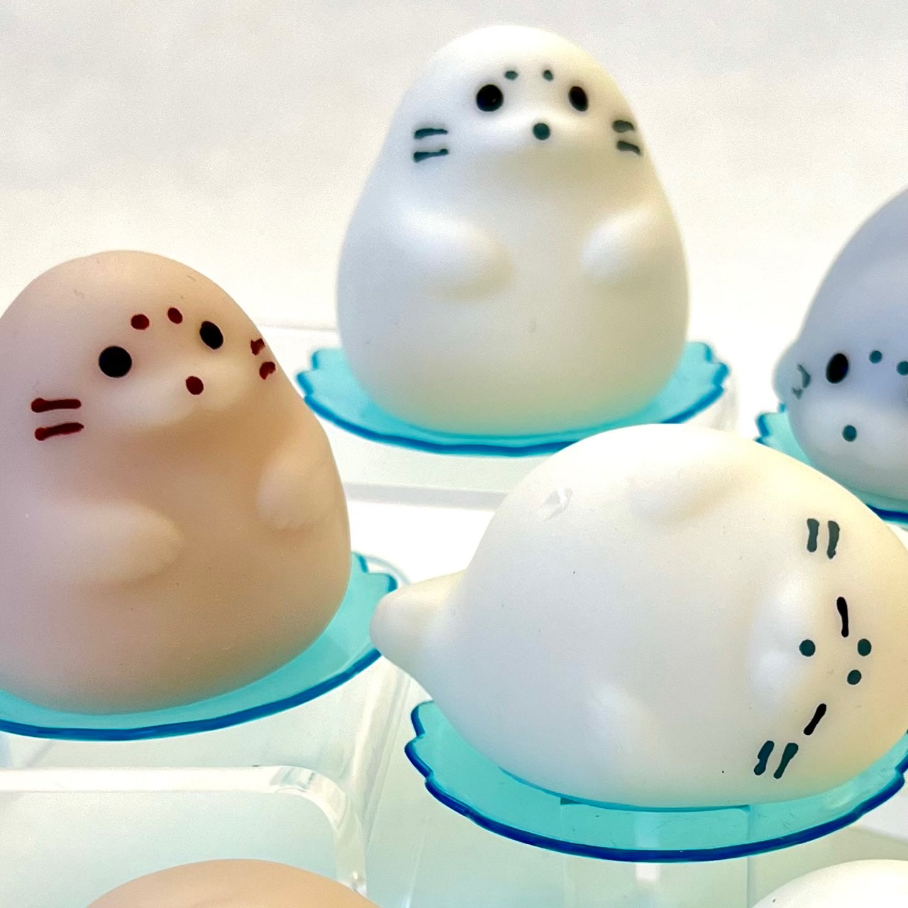 X 70995 Squishy Seal Figurine Capsule-DISCONTINUED