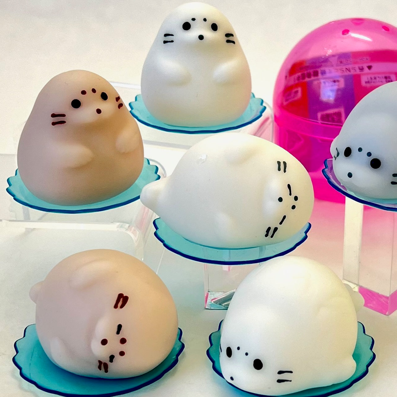 X 70995 Squishy Seal Figurine Capsule-DISCONTINUED