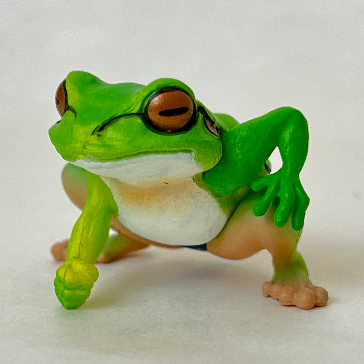 X 70988 SUMO FROG Figurine Capsule-DISCONTINUED