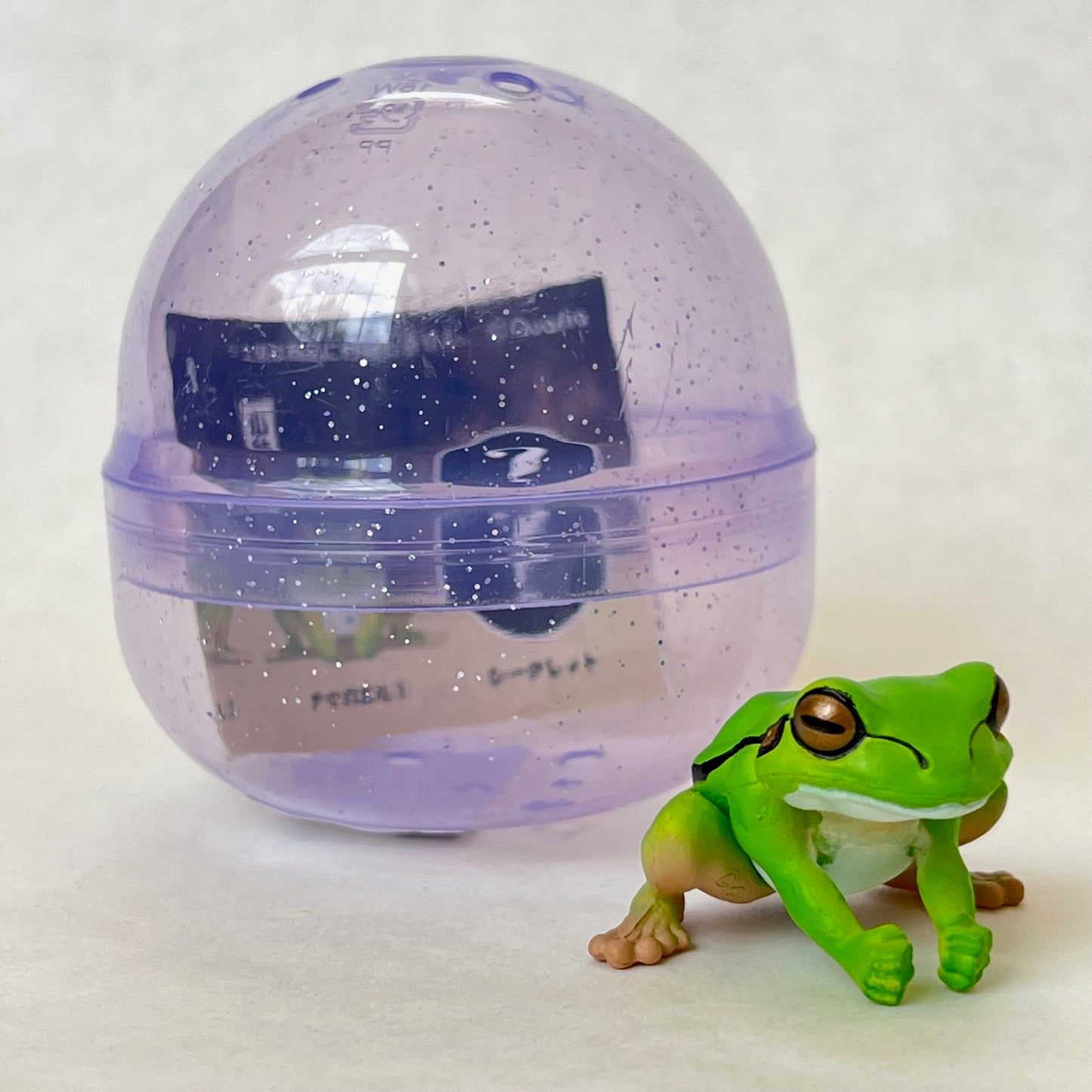 X 70988 SUMO FROG Figurine Capsule-DISCONTINUED