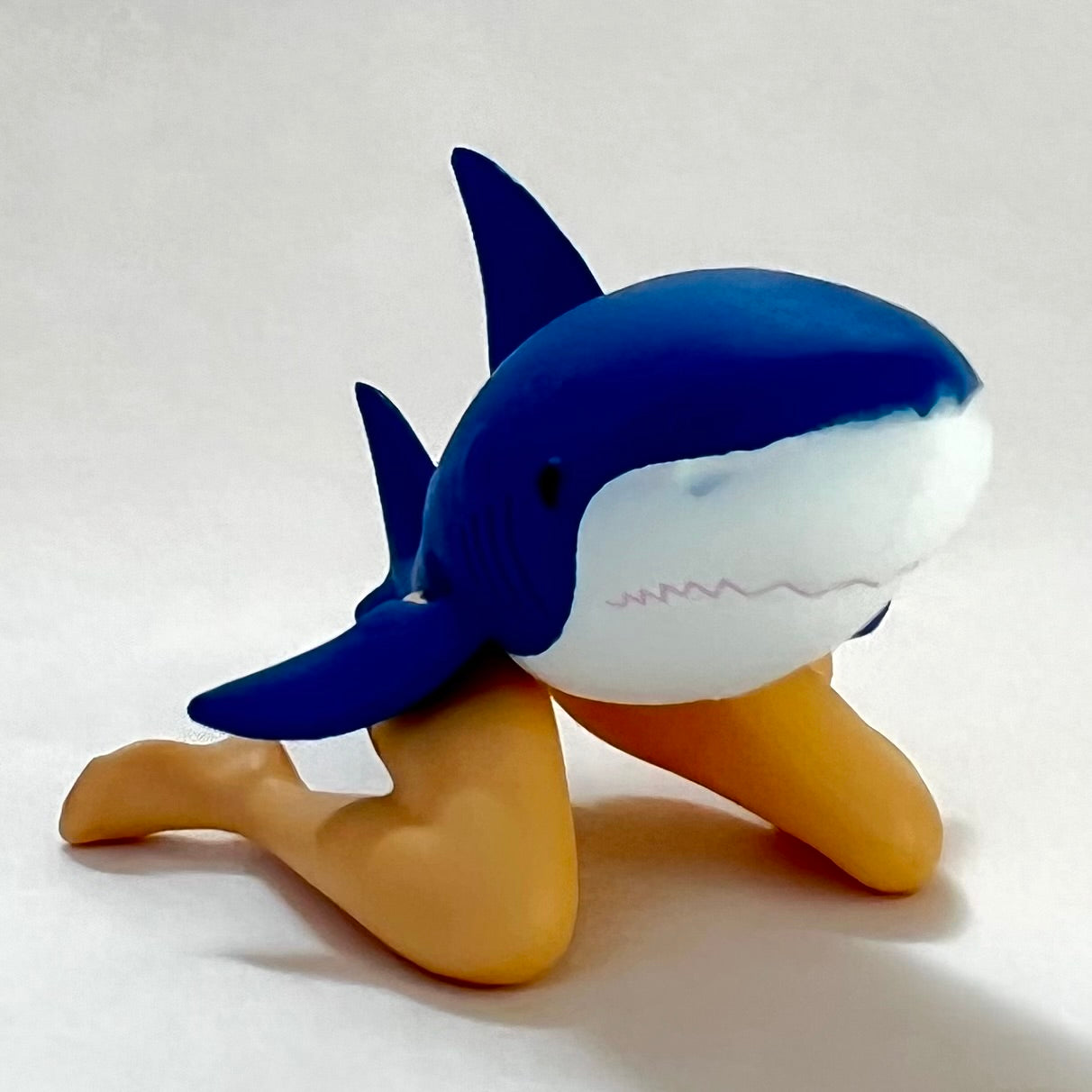 70205 Beauty Leg Shark Figurine Capsule-5
